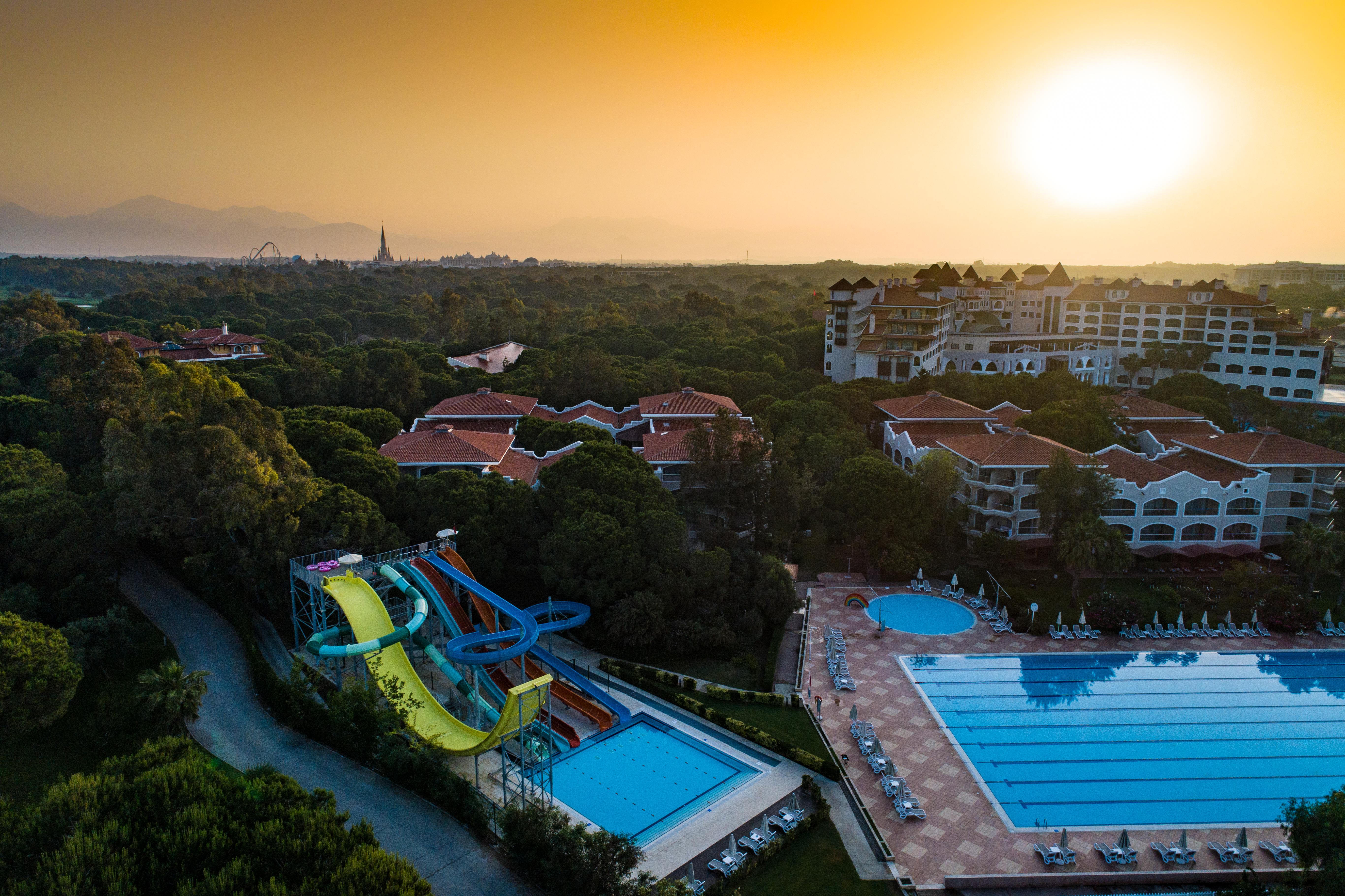 Sirene Belek Hotel Exteriér fotografie Aerial view of the resort
