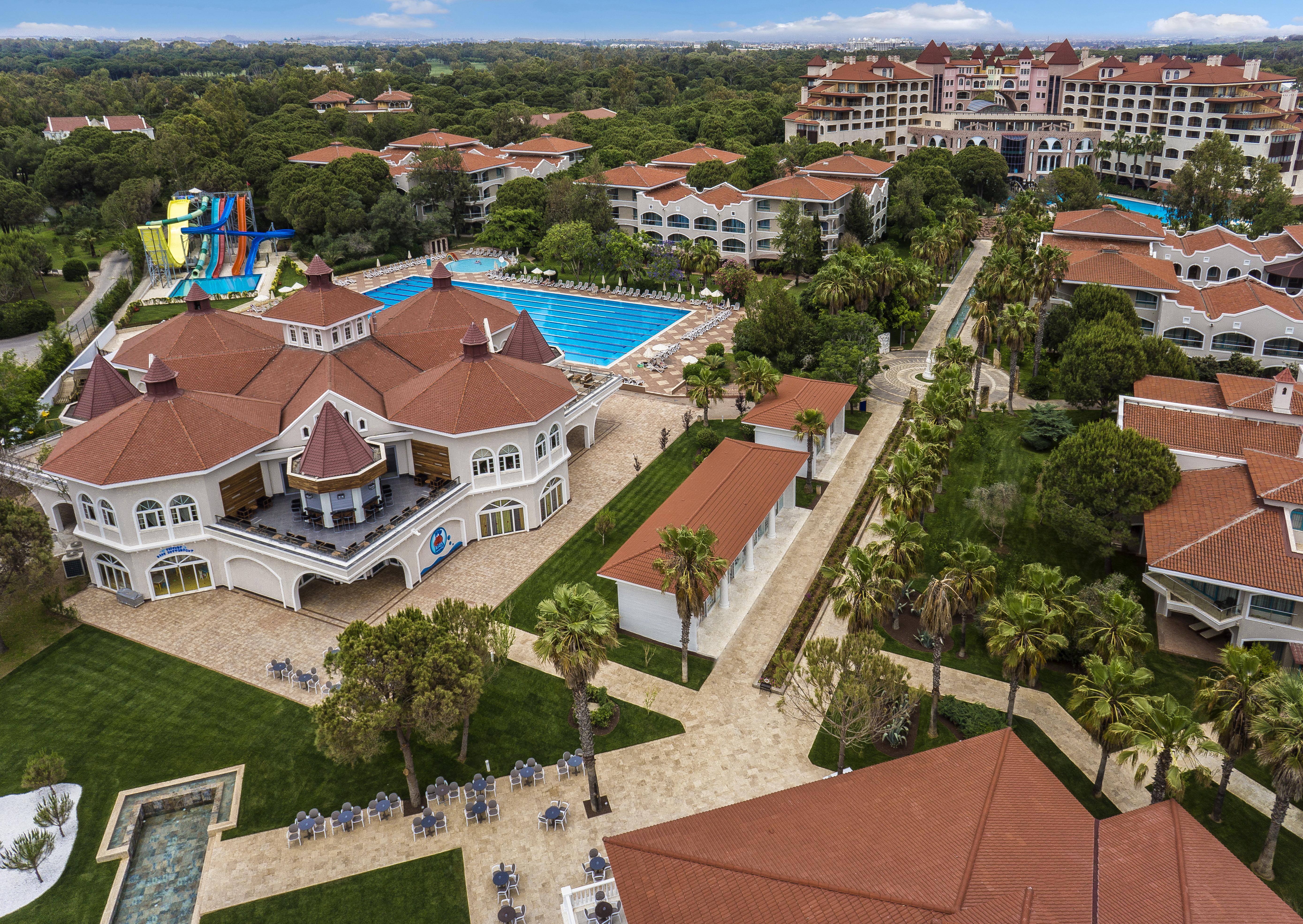 Sirene Belek Hotel Exteriér fotografie Aerial view of the resort