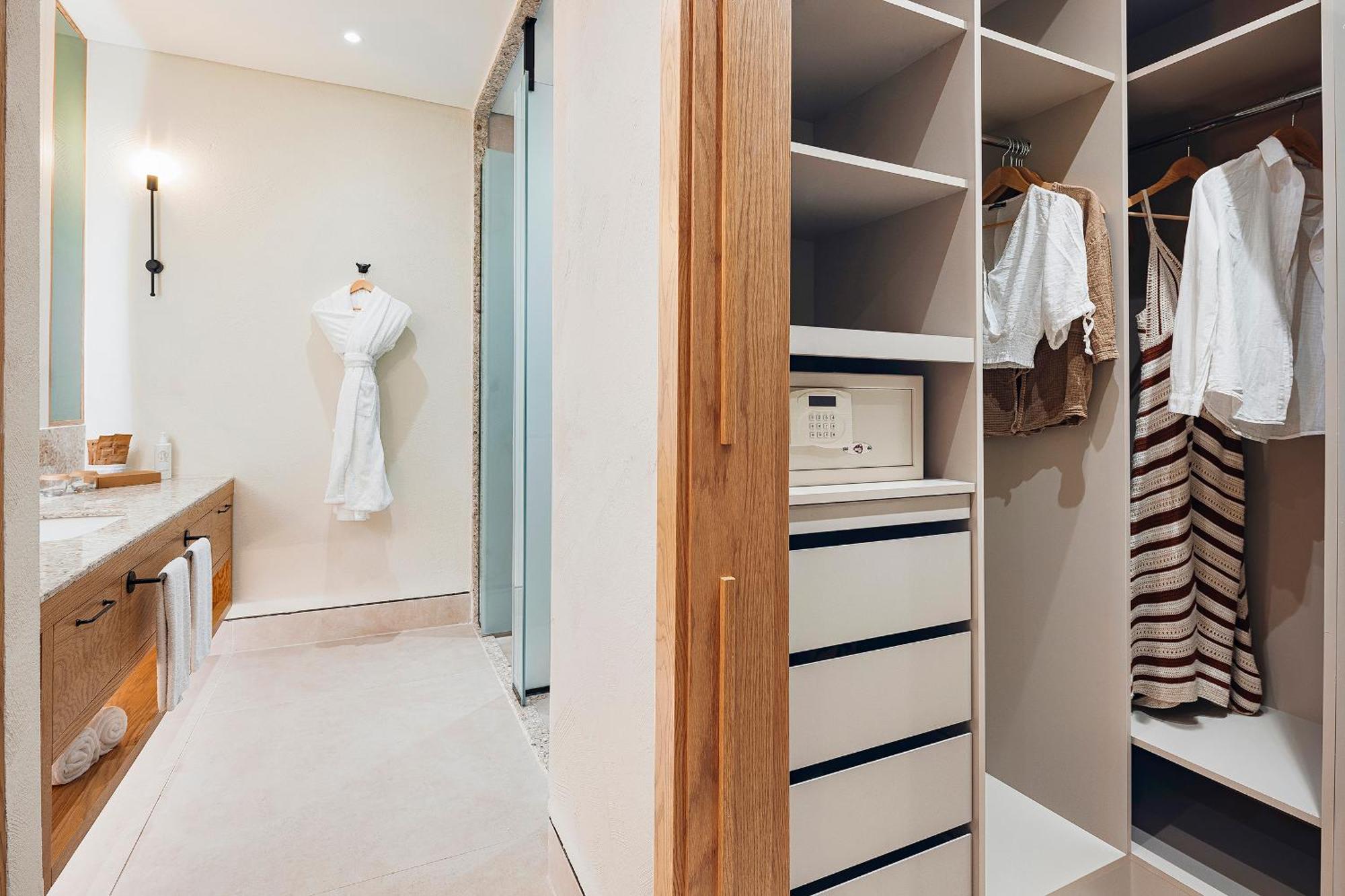 Sirene Belek Hotel Exteriér fotografie A walk-in closet