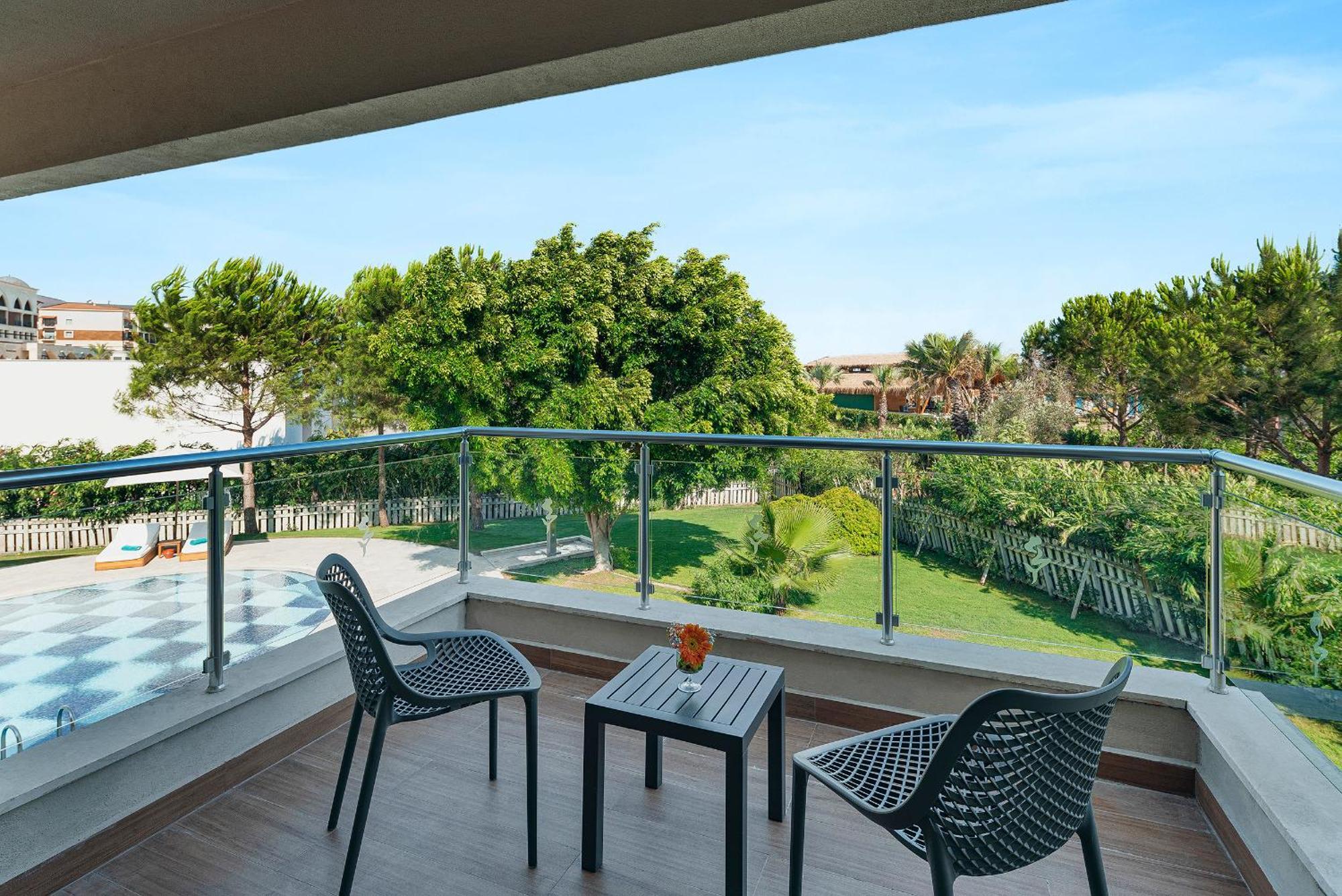 Sirene Belek Hotel Exteriér fotografie A balcony