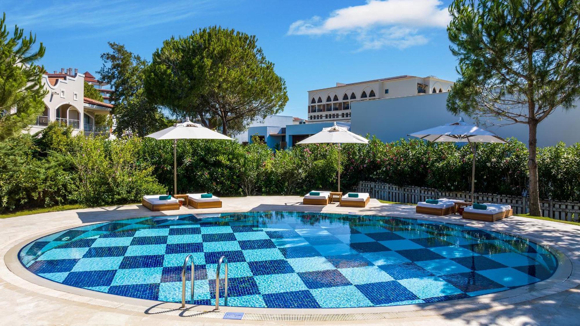 Sirene Belek Hotel Exteriér fotografie The swimming pool at the hotel